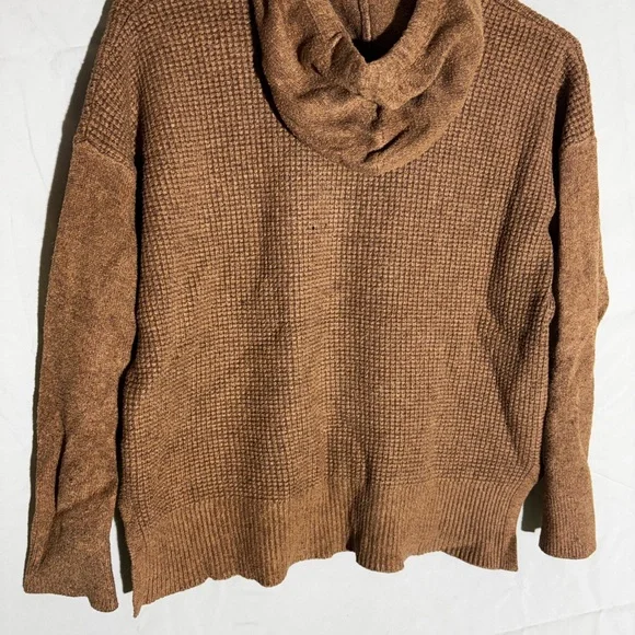 Denver Hayes Cropped Sweater - Picture 3 of 4